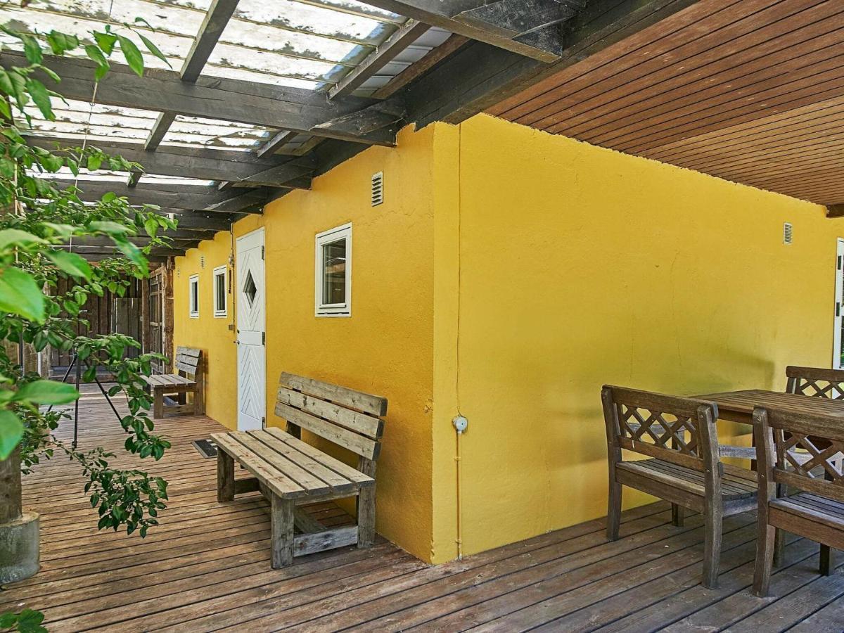 6 Person Holiday Home In AÅkirkeby الغرفة الصورة